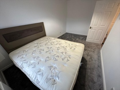 2 Bed Flat, Woodgate Drive, SW16