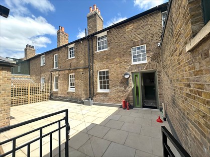 2 Bed Flat, High Street, SL4