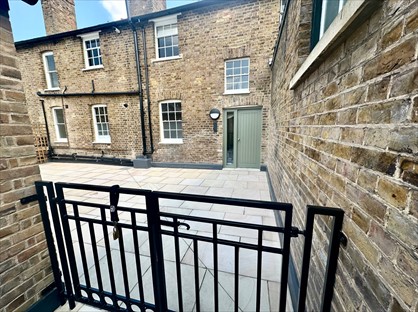 2 Bed Flat, High Street, SL4