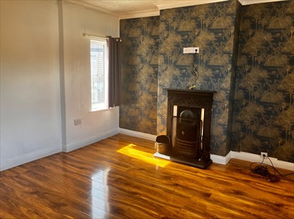 2 Bed Flat, New Village Road, HU16