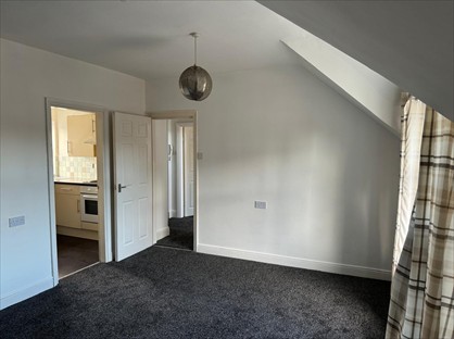 1 Bed Flat, Blackburn Avenue, YO15