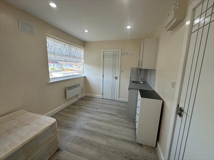 Studio Flat, Arkindale Road, SE6