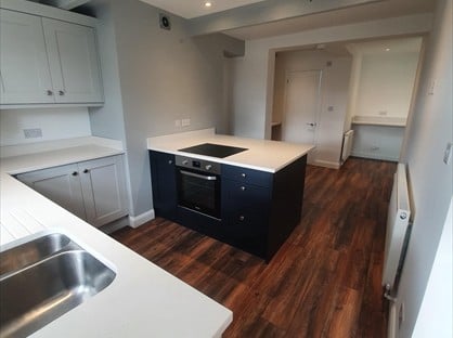 4 Bed Terraced House, Manchester Road, OL5