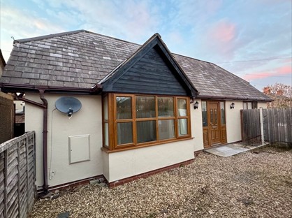 2 Bed Bungalow, Walkers Lane, CH66