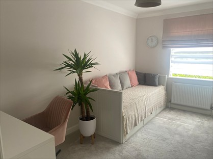 Room in a Shared Flat, Merstham, RH1
