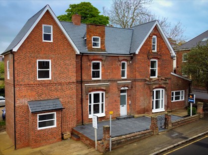 2 Bed Flat, Stuart Lodge, HP13