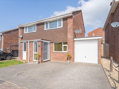 2 Bed Semi-Detached House, Garratt Close, EX8