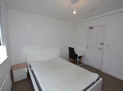 Room in a Shared Flat, High Street, NN10