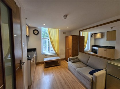 Studio Flat, Mansell Road, W3