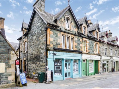 2 Bed Flat, The Square, PH15