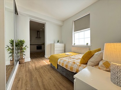 Studio Flat, Hibbert Street, LU1