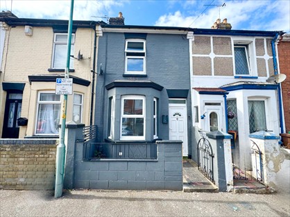 3 Bed Terraced House, Cowper Road, ME7