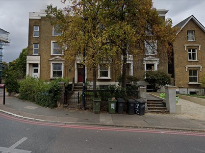 Studio Flat, Lewisham Way, SE14