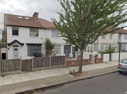 Studio Flat, Rogers Road, SW17