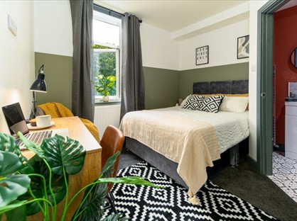 Room in a Shared House, Mossfield Road, M27