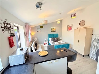 1 Bed Flat, Farnham Road, SL2