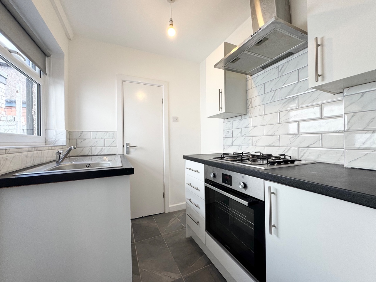 2 Bed Terraced House, Tudor Street, L6