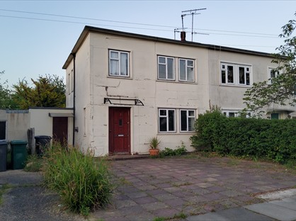 4 Bed Semi-Detached House, Tunnel Gardens, N11