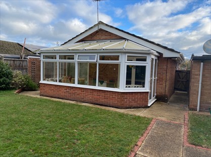 2 Bed Bungalow, Inhams Way, RG7