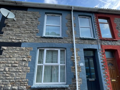 3 Bed Terraced House, Meadow Street, NP13