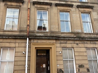 Bedsit, Gray Street, G3