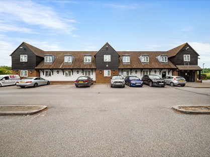 Studio Flat, Bayswater House, DA12