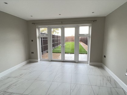 4 Bed Semi-Detached House, Buddleia View, LU5