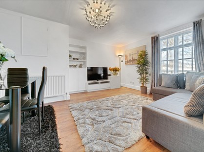 2 Bed Flat, Barking Road, E13