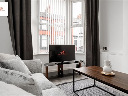 4 Bed Semi-Detached House, Bank Rd, L7