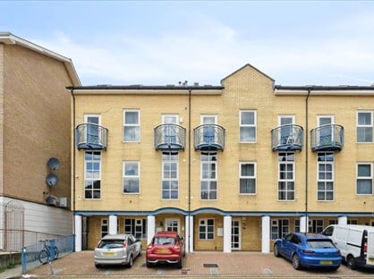 1 Bed Flat, Quay View Apartments, E14