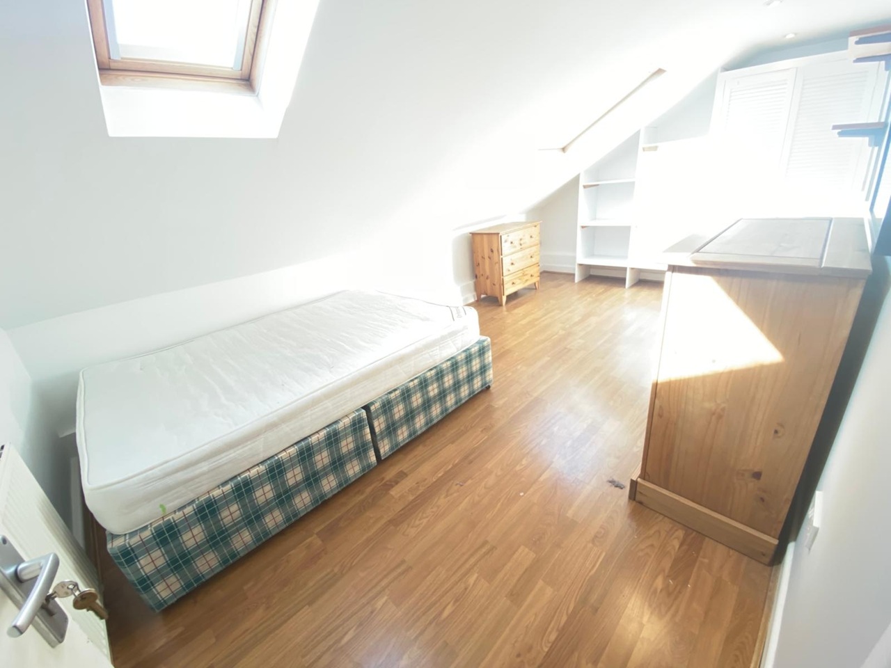 Additional image 10 of 5 Bed Flat, Chapel Court, NG7, N1 7GU