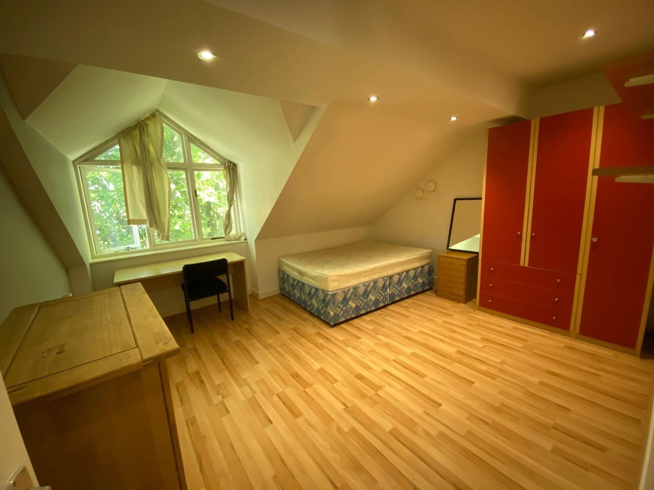 Additional image 12 of 5 Bed Flat, Chapel Court, NG7, N1 7GU