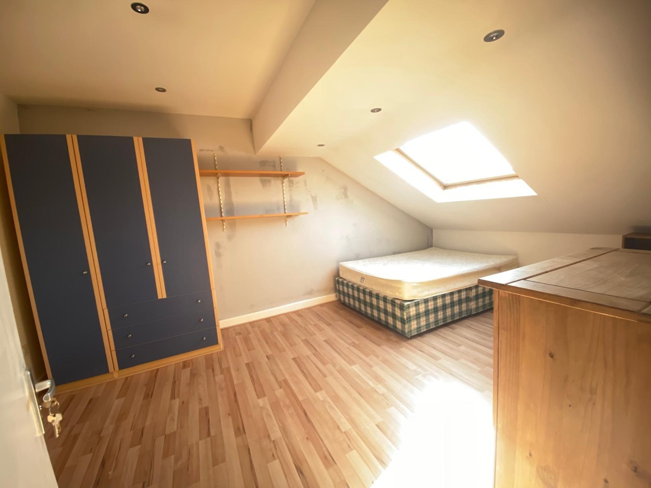 Additional image 15 of 5 Bed Flat, Chapel Court, NG7, N1 7GU