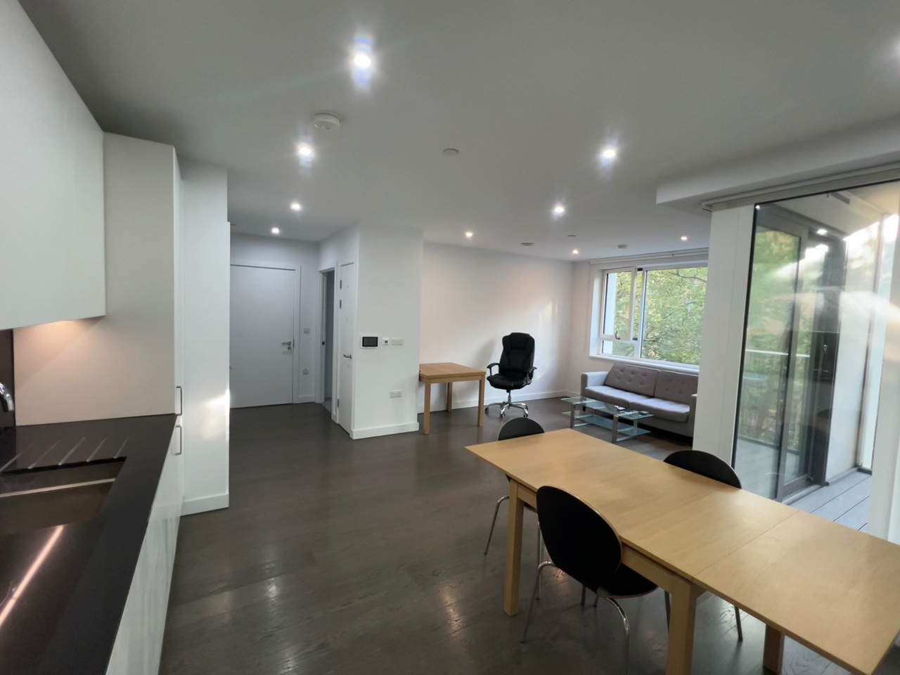 1 Bed Flat, Walton Heights, SE17 photo 2