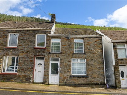 3 Bed Detached House, High Street, CF32