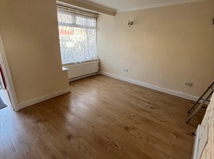 2 Bed Terraced House, School Road, RM10