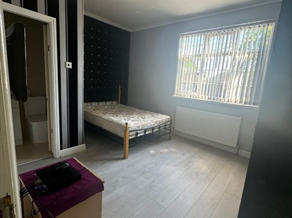 Room in a Shared House, Drummond Road, B9