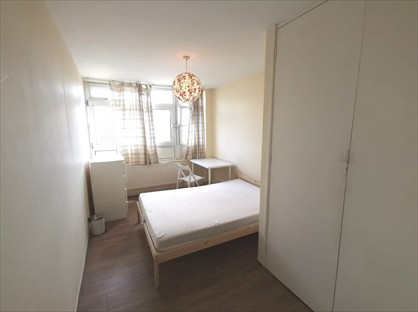 Room in a Shared House, Halyard House, E14
