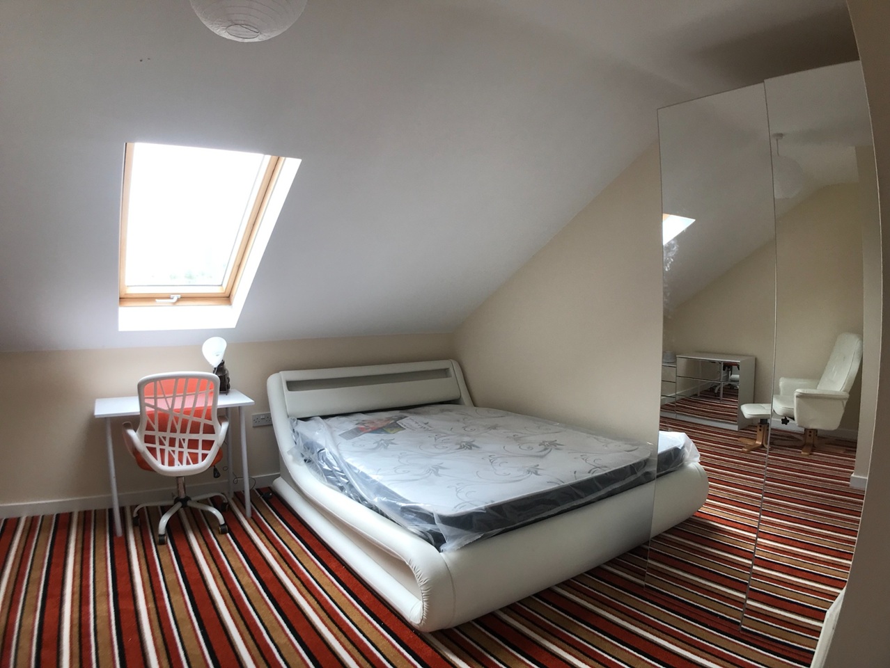 Room in a Shared House, Ashburnham Way, L3