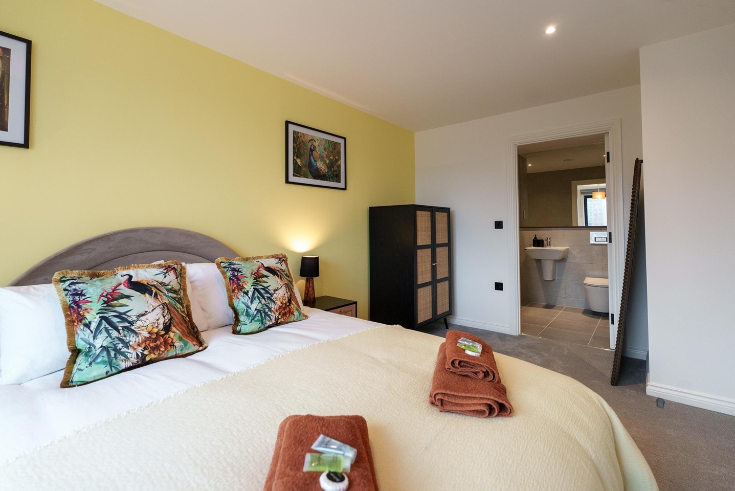 2 Bed Flat, Springwell Gardens, LS12 photo 5