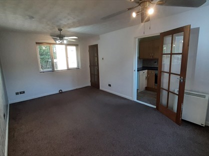 1 Bed Flat, Langley Close, CO12