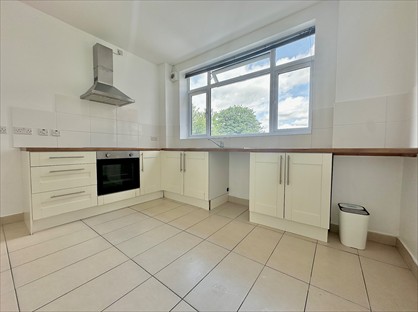 1 Bed Flat, Lower Leys, WR11