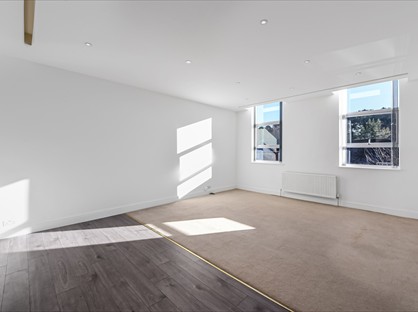 2 Bed Flat, High Street, TN16