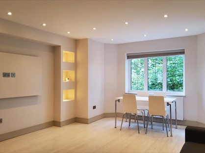 2 Bed Flat, Hillcrest Gardens, KT10
