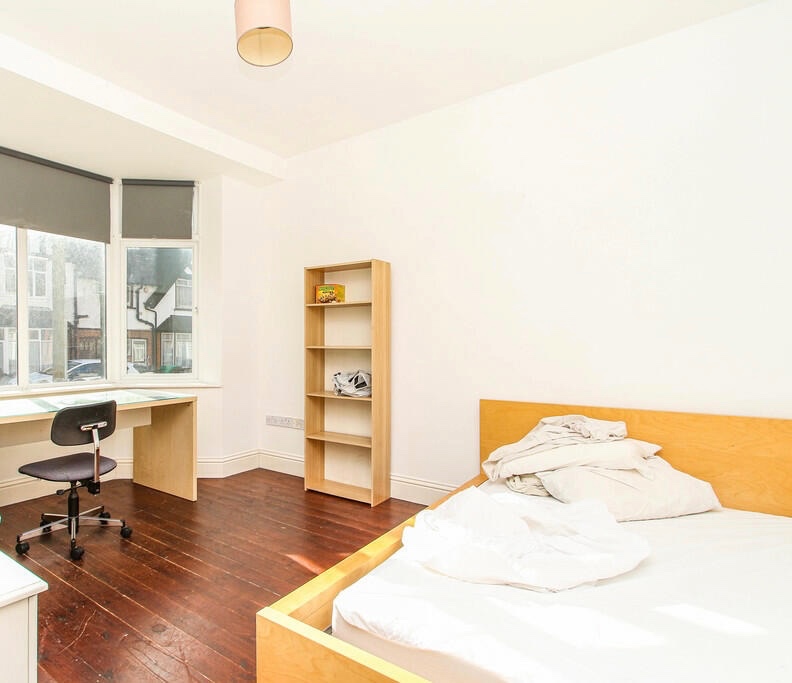 Additional image 2 of 6 Bed Semi-Detached House, Elmsthorpe Avenue, NG7, N1 7GU