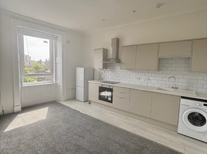 2 Bed Flat, Bell Street, DD1