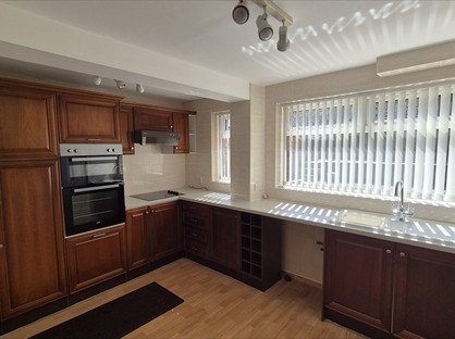 3 Bed Semi-Detached House, Kill, S21