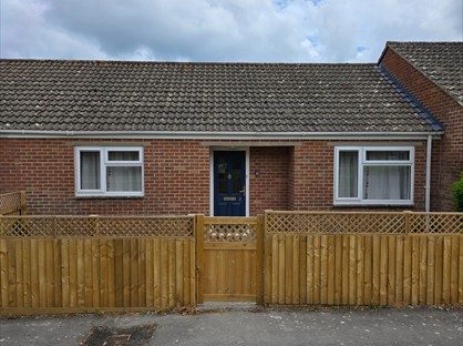 2 Bed Bungalow, Biss Close, BA12