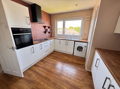 3 Bed Flat, Carnegie Drive, FK1