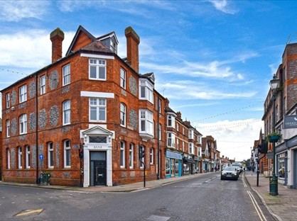 1 Bed Flat, Friday Street, RG9